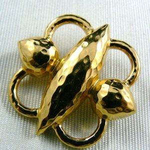 SIGNED MONET GOLD TONE METAL PIN BROOCH